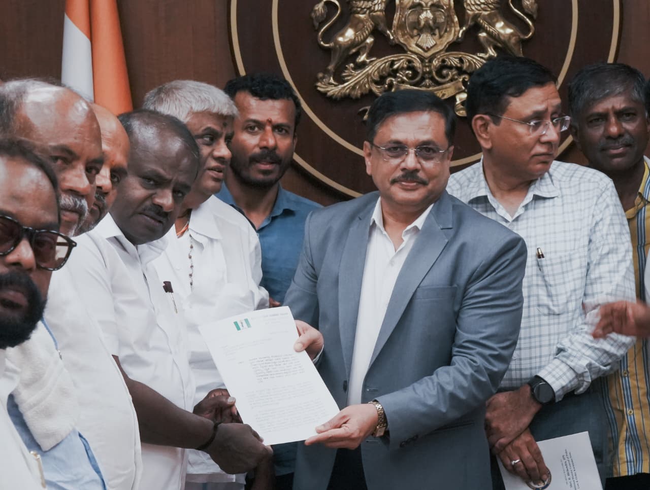 ಜೆಡಿಎಸ್ ಕಚೇರಿಯಿಂದ ಪ್ರೀಡಂ ಪಾರ್ಕ್ ವರೆಗೆ ಪಾದಯಾತ್ರೆ ಮಾಡಿದ ಹೆಚ್ ಡಿ ಕೆ